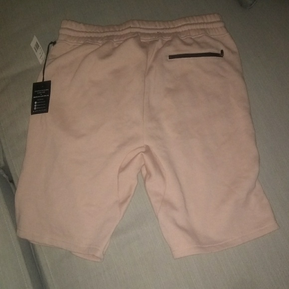 Shorts - Picture 3 of 4